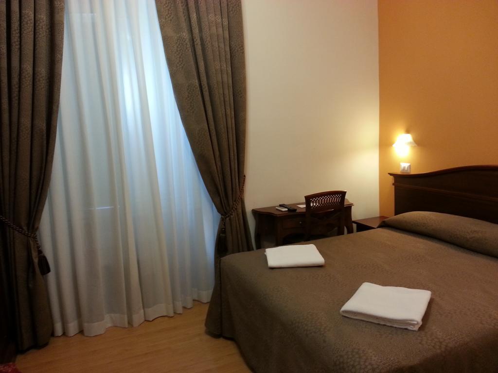 Guesthouse Alex II Rome Bagian luar foto